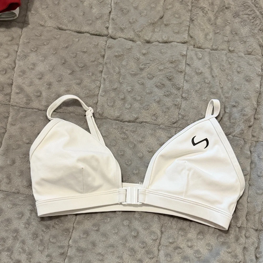TLF Front Clasp Sports Bra 🤍 - Picture 1 of 2